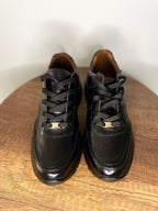 BLACK ESSENTIAL
