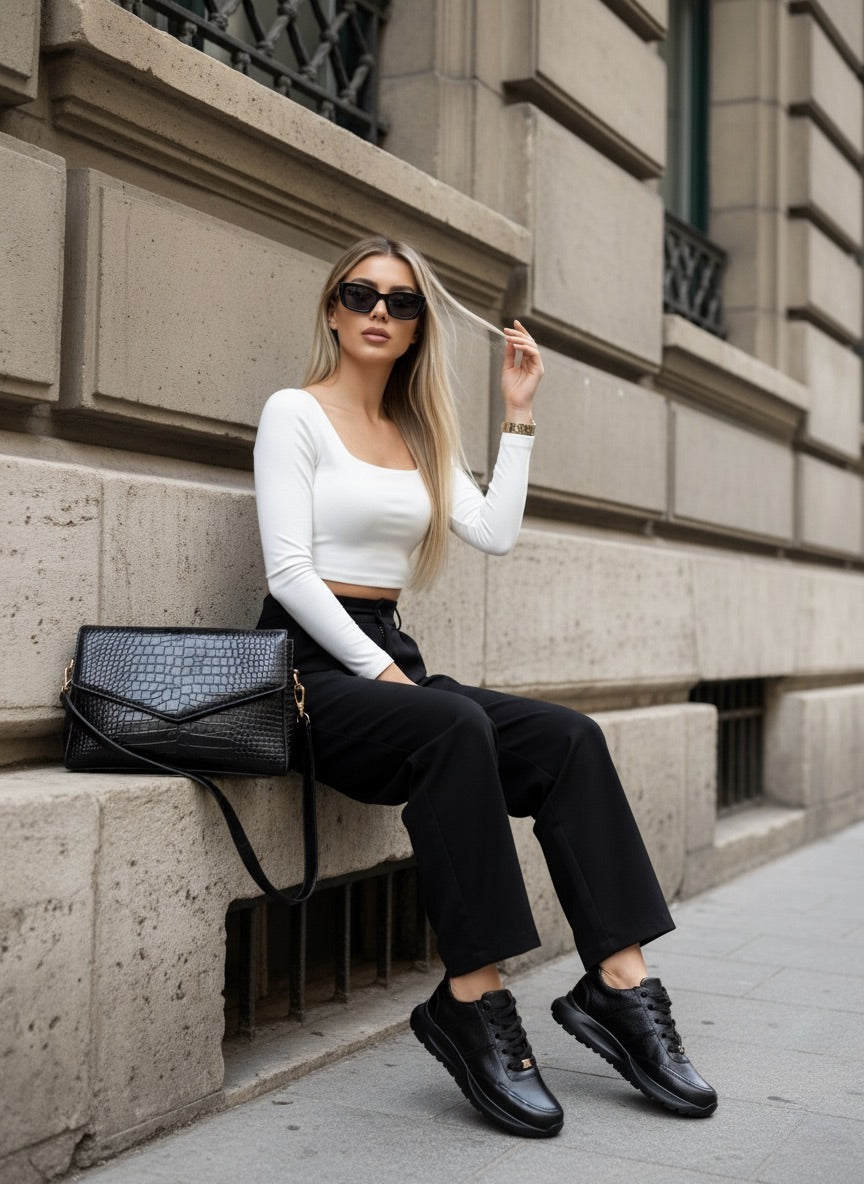BLACK ESSENTIAL