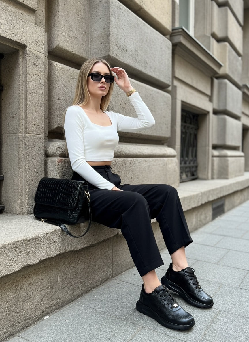 BLACK ESSENTIAL