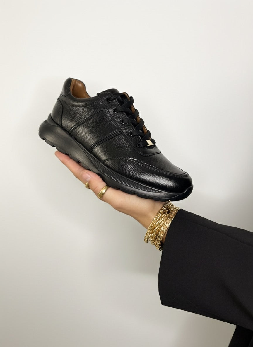 BLACK ESSENTIAL