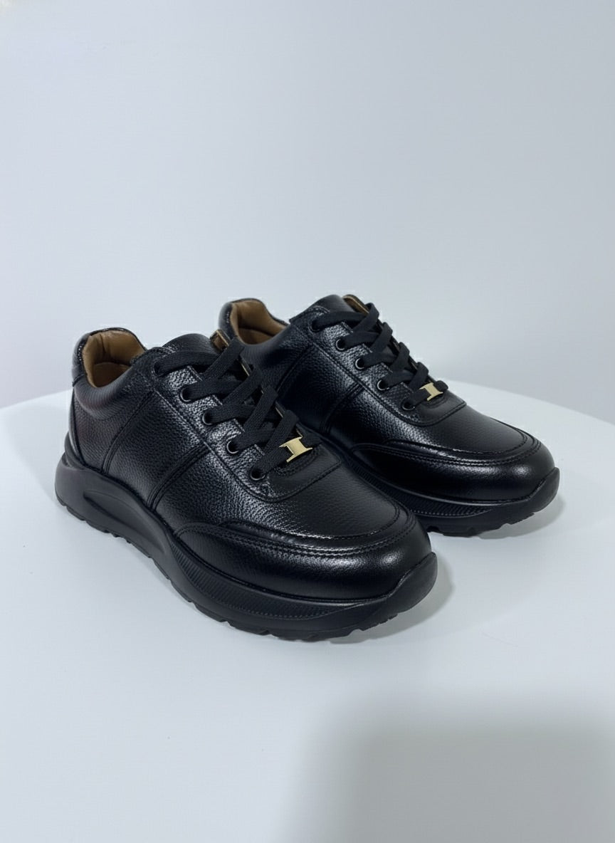 BLACK ESSENTIAL