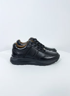 BLACK ESSENTIAL