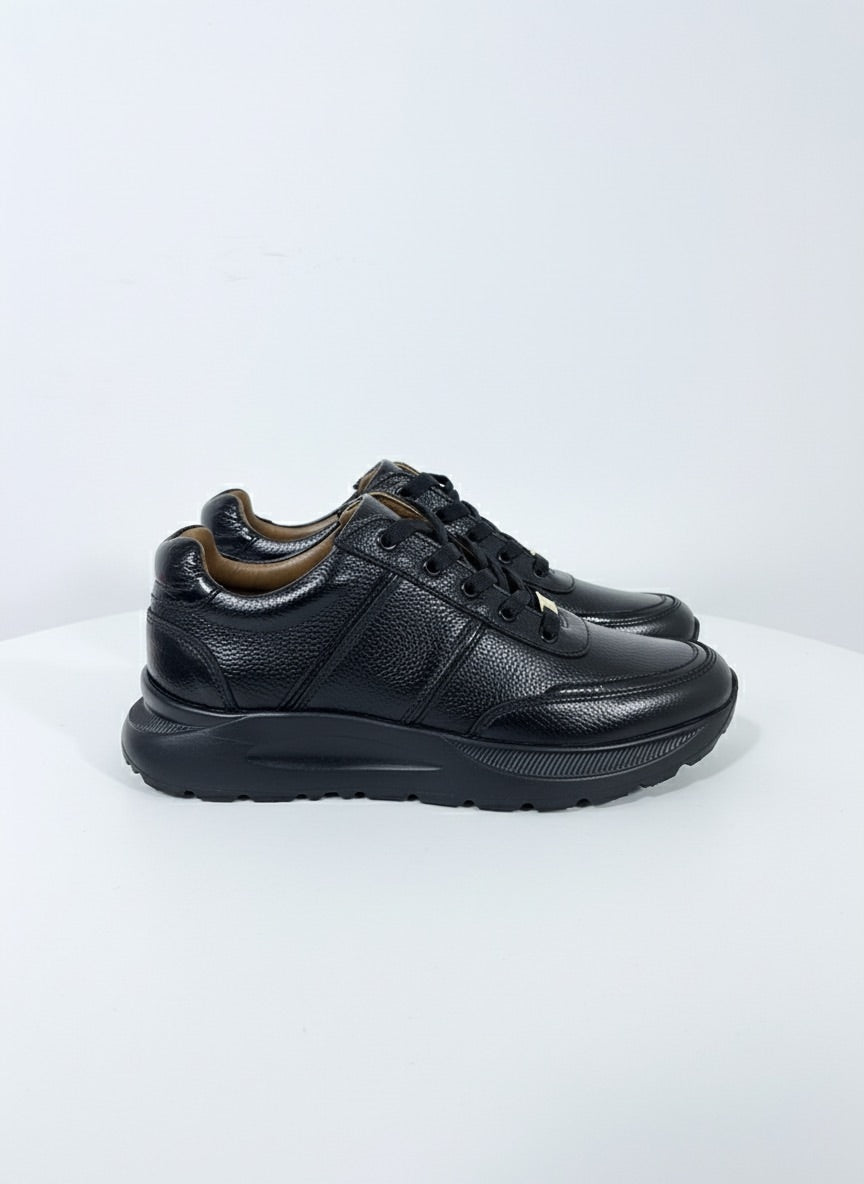 BLACK ESSENTIAL